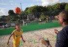 Mais de 1,2 mil crianças e adolescentes treinam com o ‘Mais Futevôlei nos Bairros