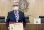 Diretor-presidente da FCecon é condecorado com medalha do Poder Judiciário