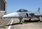 Lula participa de inauguração de linha de produção de caças Gripen