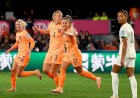 Atual vice-campeã, Holanda inicia Copa superando Portugal