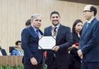 Secretário da Sedel, Diego Américo é homenageado com Medalha do Mérito Acadêmico da ESMAM