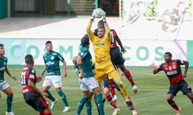 Palmeiras e Flamengo empatam em jogo equilibrado