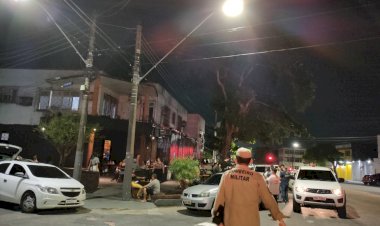 CIF vistoria flutuantes e bares e fecha festa clandestina com mais de 700 pessoas no Tarumã