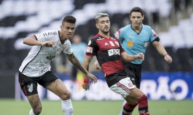 Flamengo se impõe no Maraca e vence o Athletico-PR pelo Brasileirão