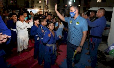 Durante caminhada e carreata, Capitão Alberto Neto visita Centro de Treinamento de Lutas do Viver Melhor