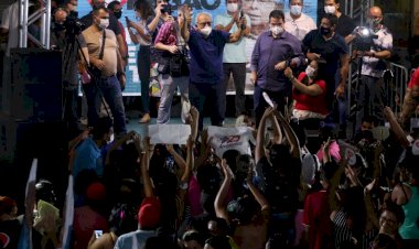 Amazonino anuncia auxílio financeiro de R$ 300 para 137 mil famílias de Manaus