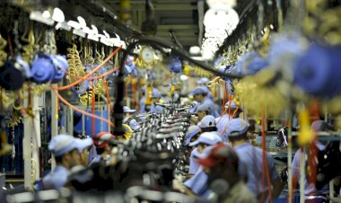 Confiança da indústria atinge maior valor em dez anos, diz FGV