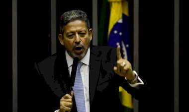 Arthur Lira é eleito presidente da Câmara em 1º turno