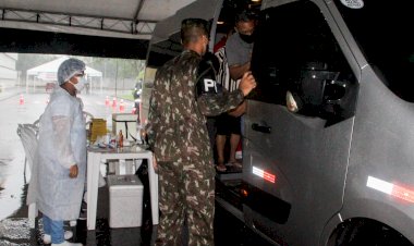 Movimento nos dois pontos de vacinação da Prefeitura de Manaus neste domingo foi tranquilo