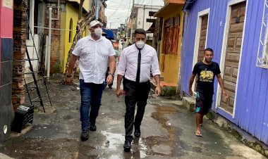 Vereador Dr. Eduardo visita comunidade no bairro Dom Pedro