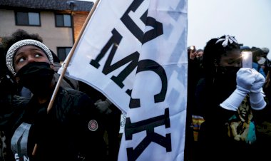 Policial que disparou contra Daunte Wright é acusada de homicídio