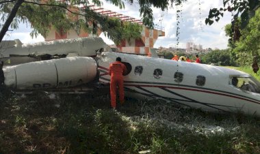 Avião cai no Aeroporto da Pampulha, em Belo Horizonte