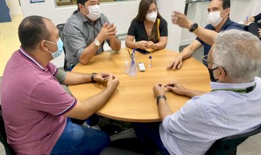 Sidney Leite coordena reunião que garante retomada do Luz para Todos em Ipixuna