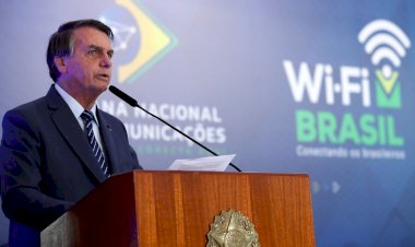 Bolsonaro está evoluindo de forma satisfatória, diz boletim médico