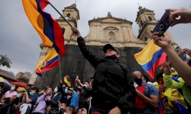 Mortes em protestos aumentam e Colômbia espera nova onda de covid-19