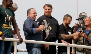 CPI pode reconvocar Pazuello; senadores criticam presença em ato pró-Bolsonaro