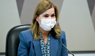 Mayra Pinheiro defende cloroquina e diz que ministério tem autonomia em relação à OMS