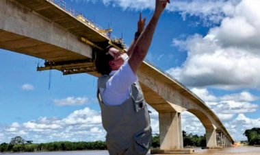 Jair Bolsonaro inaugura ponte em São Gabriel da Cachoeira