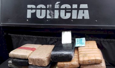 Policiais interceptam malas com drogas durante fiscalização no porto de Tefé