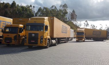 Câmara inicia sessão para votar projeto de privatização dos Correios