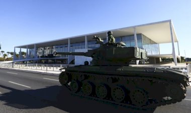 Oposição critica uso político das Forças Armadas em evento na Esplanada dos Ministérios