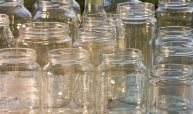 Campanha para a doação de potes de vidro para o estoque de leite materno vai até o final de agosto