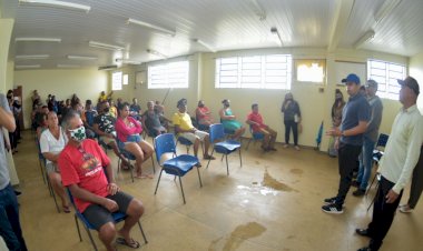 Deputado estadual João Luiz visita comunidade Lago do Limão, em Iranduba