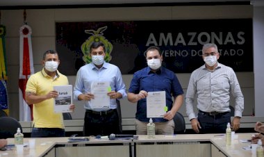 Wilson Lima assina convênios de R$ 36,7 milhões para investimentos em seis municípios do Amazonas