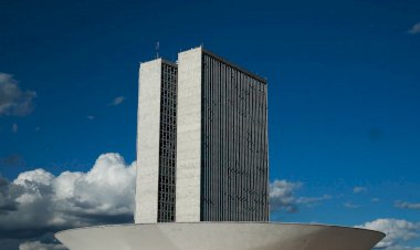 Câmara aprova texto-base da MP que cria Auxílio Brasil