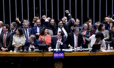 Congresso derruba vetos e garante mais recursos para setor cultural