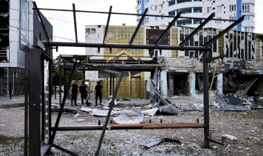 Com economia devastada, Ucrânia quer congelar pagamento de dívida