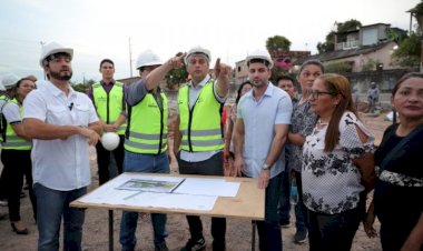 Wilson Lima vistoria construção do primeiro residencial do novo Prosamin+