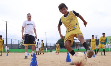 Campos revitalizados pelo Governo do Amazonas beneficiam mais de mil crianças com projeto de esporte e lazer