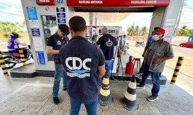 CDC/ALEAM e Procon-AM fiscalizam postos de combustíveis e agências bancárias em Coari e Tefé