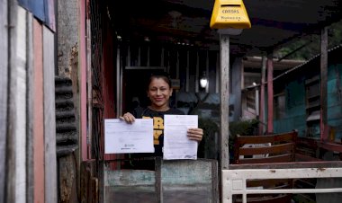 “Vamos poder criar os filhos da gente num lugar melhor”, comemora moradora da Comunidade da Sharp beneficiada pelo Prosamin+