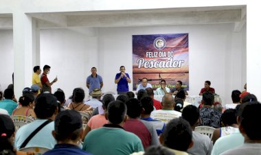 João Luiz reafirma compromisso com desenvolvimento na Colônia de Pescadores de Iranduba