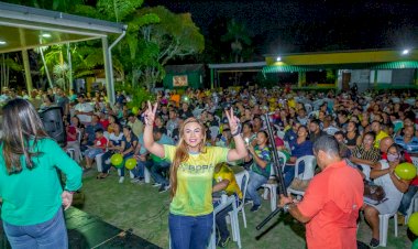 Débora Menezes tem agenda movimentada por bairros de Manaus