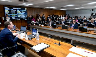 CAE aprova piso salarial de R$ 4,8 mil para fisioterapeutas