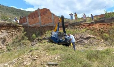 Helicóptero que transportava políticos cai na Bahia