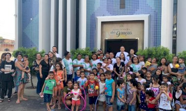 Acadêmicos de Psicologia da FMF Wyden realizam ação social para crianças e mães em Manaus