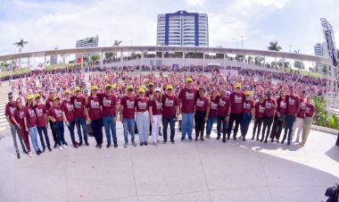 João Luiz participa com esposa do The Love Walk na Ponta Negra
