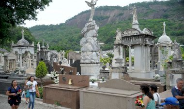 Registros de mortes no Brasil ainda superam patamar pré-pandemia