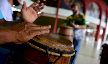 Ritmos afros fortalecem as raízes da cultura popular na Mostra Amyipaguana
