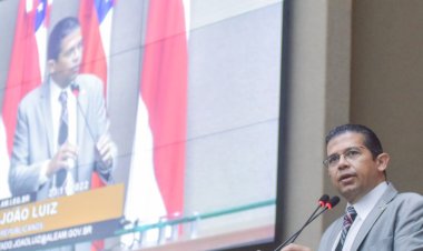 João Luiz discursa sobre emendas parlamentares destinadas ao Projeto Mãe Raiz e novo laboratório de informática, em escola na Vila de Balbina