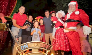 Wilson Lima dá início à programação ‘O mundo encantado do Natal’ com inauguração de árvore de 30 metros