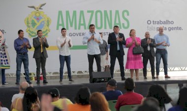 Wilson Lima realiza pagamentos de indenizações do Prosamin+ a famílias da Comunidade da Sharp