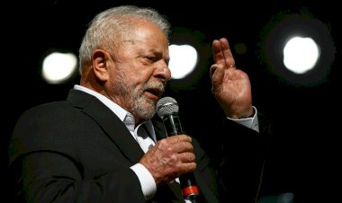 Lula anuncia os primeiros ministros do novo governo