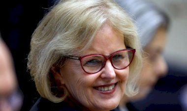 Presidente do STF pede informações a Bolsonaro sobre indulto natalino