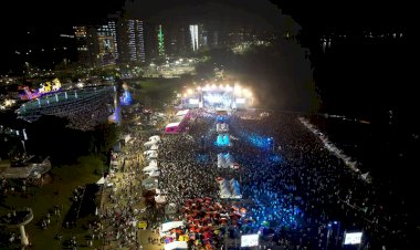 Prefeitura de Manaus promove Réveillon com show piromusical de baixo ruído e reúne 100 mil pessoas na Ponta Negra