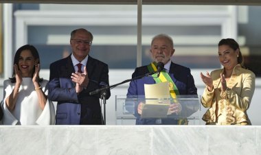 No parlatório, Lula reassume compromisso de cuidar dos brasileiros